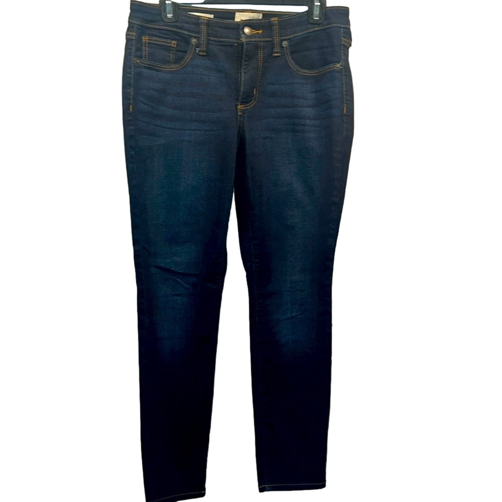 Universal Thread Jeans, Size 6/28S, Waist 16”, Length 36”, Darker Jean Color